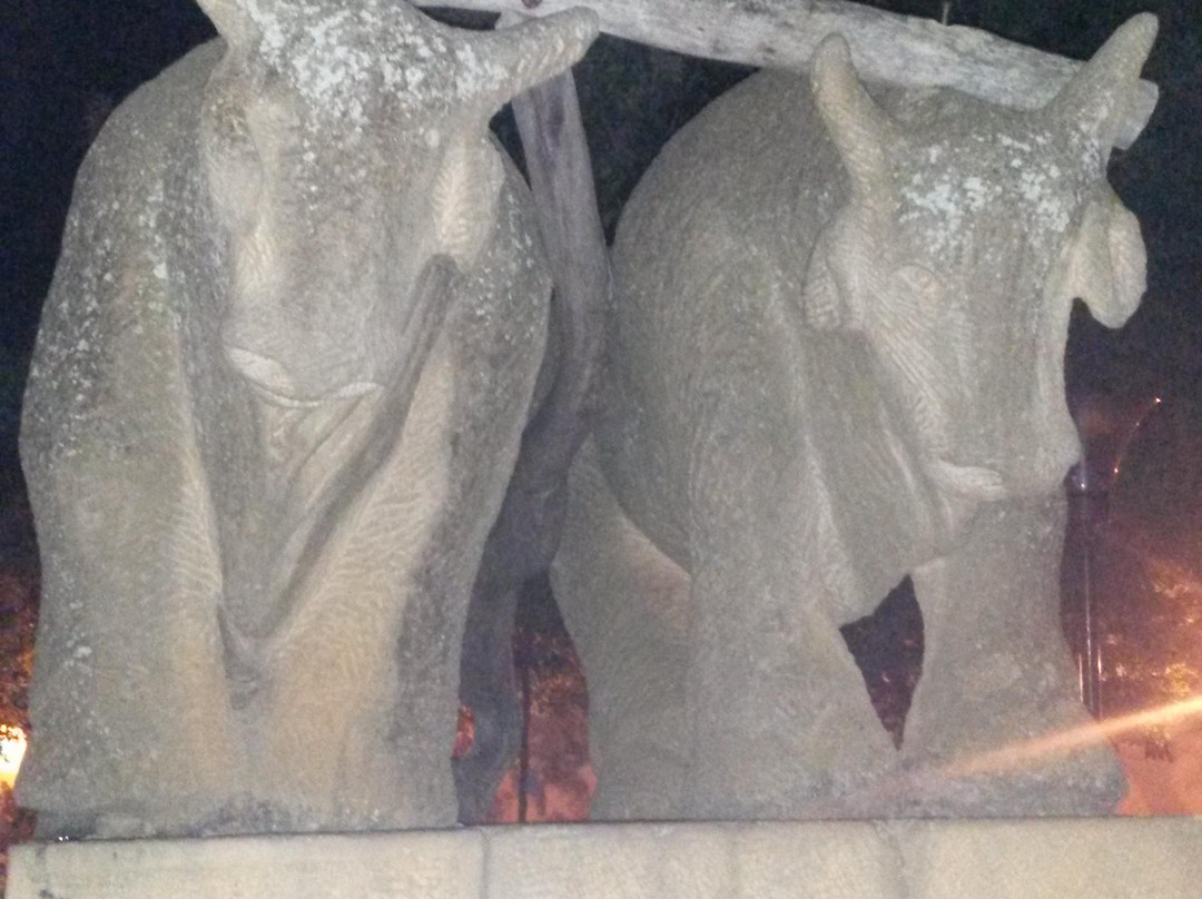 Monumento al Buey-巴里查拉必去景点