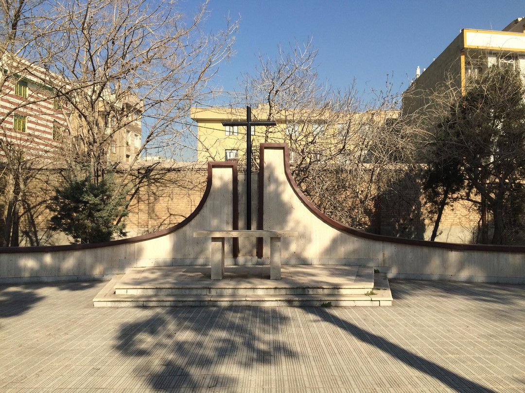 Doulab Catholic Cemetery景点图片