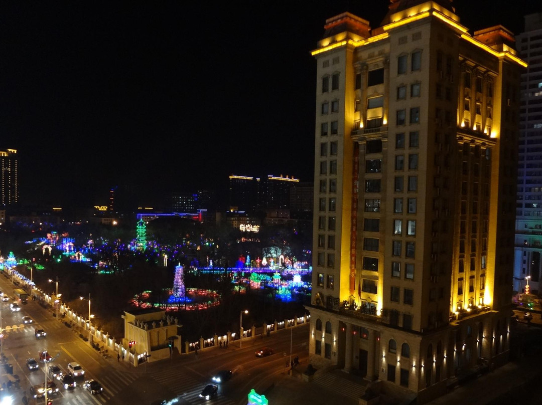 诺曼蒂酒店主图