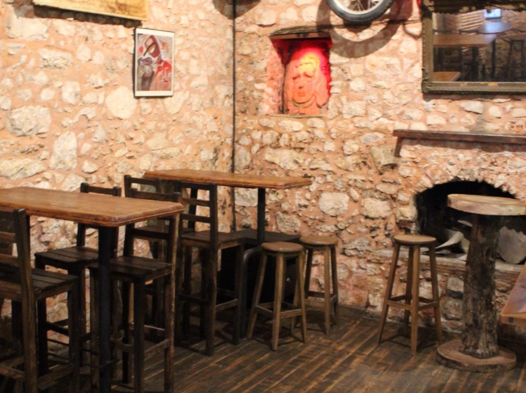 Redpoint Cafe & Bar-卡斯必去景点