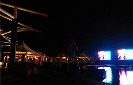 鸟巢度假村海阔天空泰餐厅