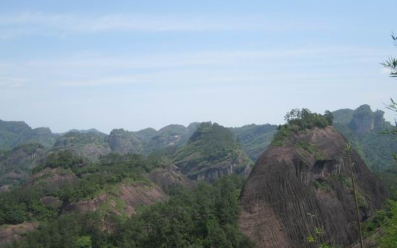 虎啸岩景点图片