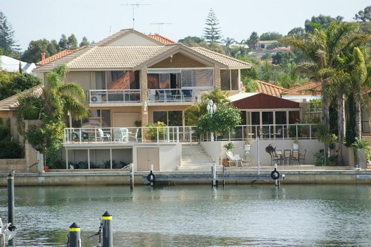 Bouvard酒店住宿-Port Mandurah Canals B&B