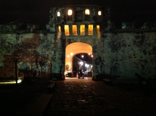 Land Gate (Puerta de Tierra)-坎佩切必去景点