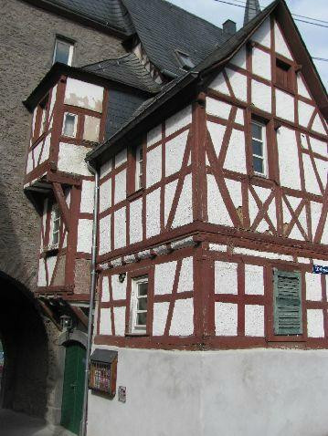 Deutsches Haus-Rhens必去景点