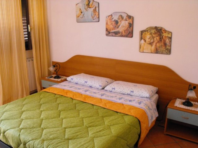 Sant Ambrogio酒店住宿-Mare Blu B&B