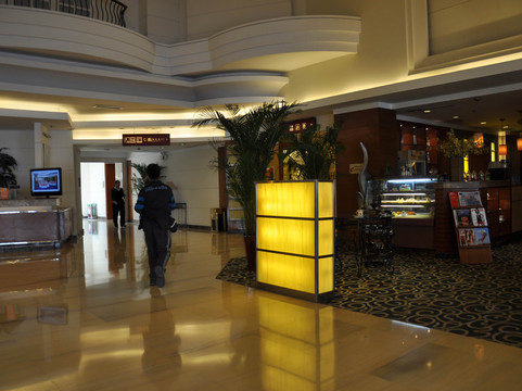 银座泉城大酒店主图