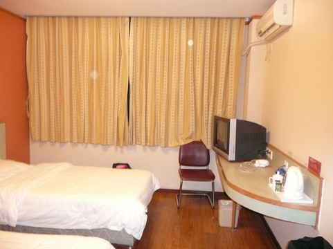 青岛雅悦酒店台东店主图