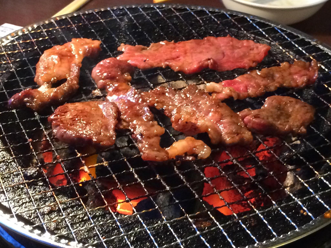 炭火焼肉工房 いろり屋 八幡店