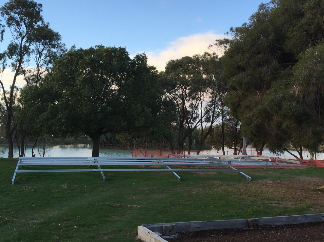 Donald Lakeside Caravan Park
