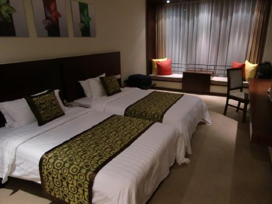 北京万商花园美居酒店主图