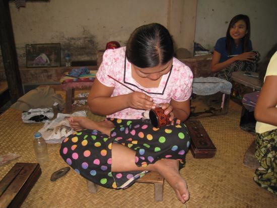 Shwe La Yaung Lacquerware Shop-Myin Ka Bar必去景点