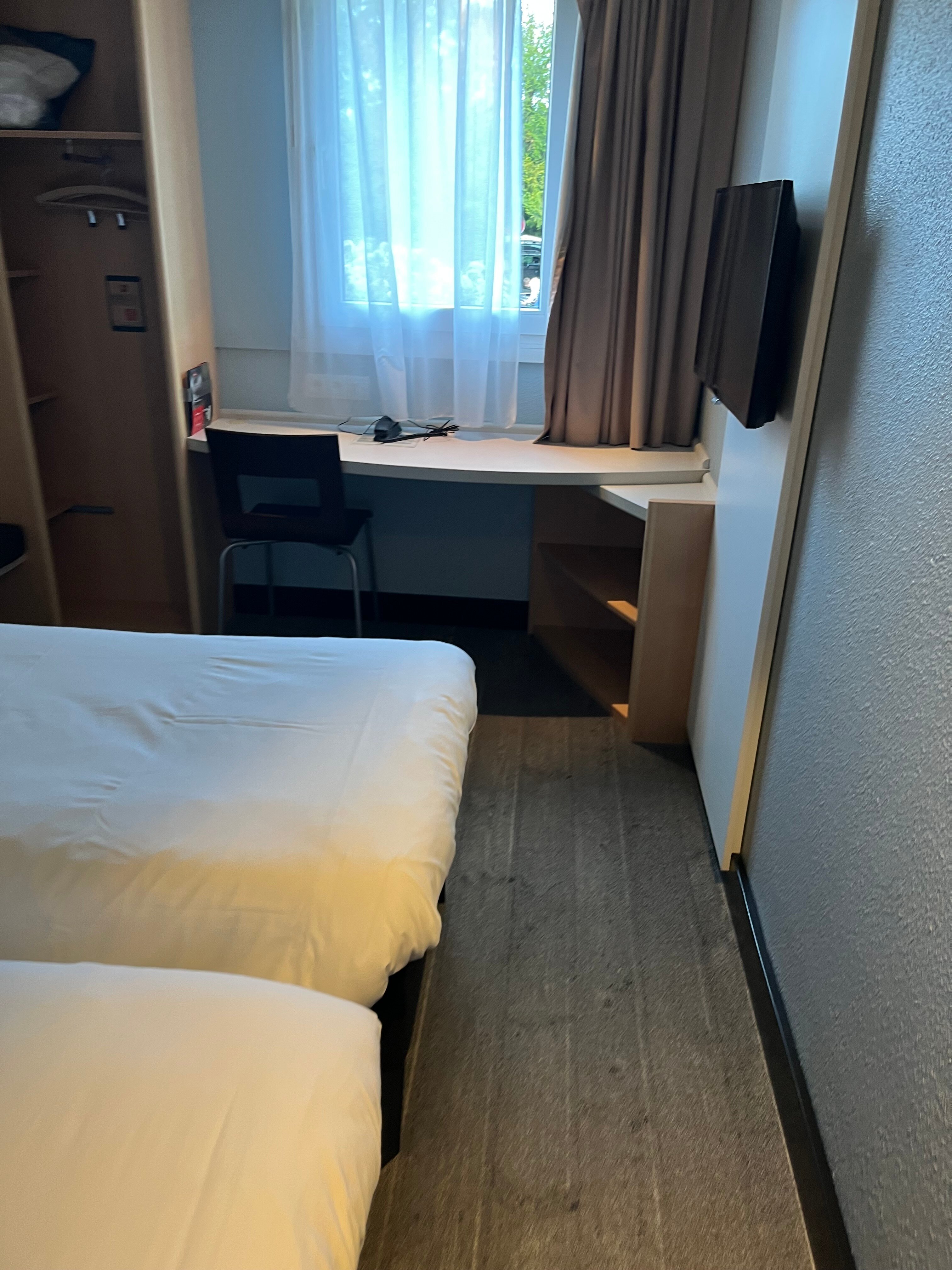 宜必思雷恩赛松酒店-客卧