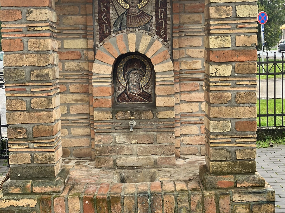 Srpska Pravoslavna Crkva Uspenja Presvete Bogorodice-Crepaja必去景点