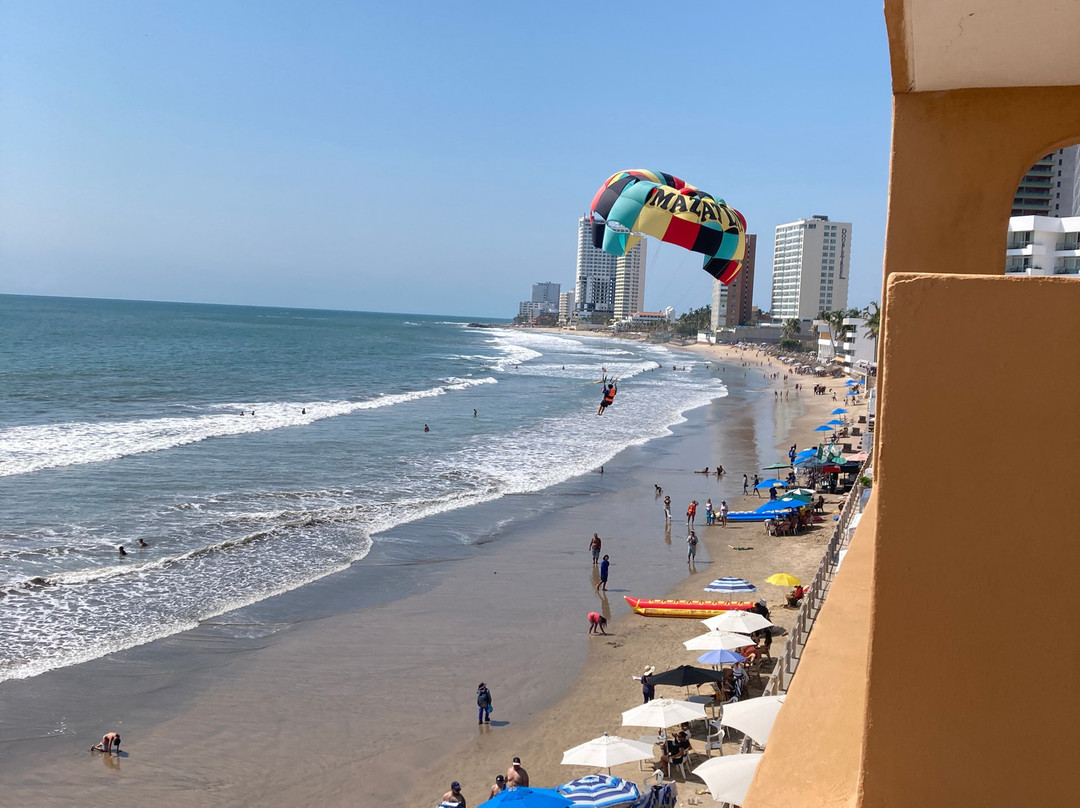 Costa de Oro Beach Hotel主图