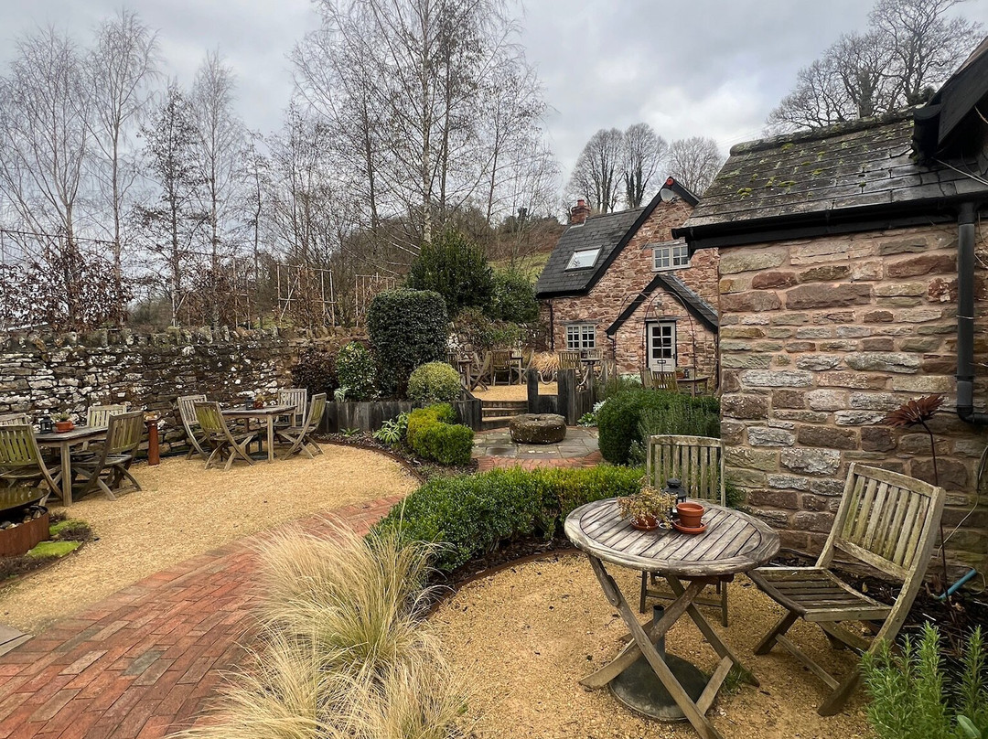 Tudor Farmhouse Hotel主图