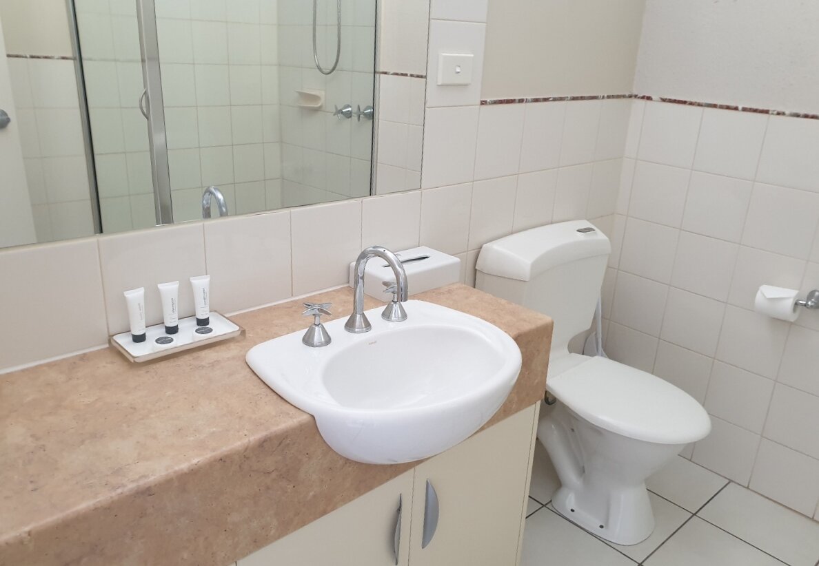 Best Western Chaffey International Motor Inn-浴室