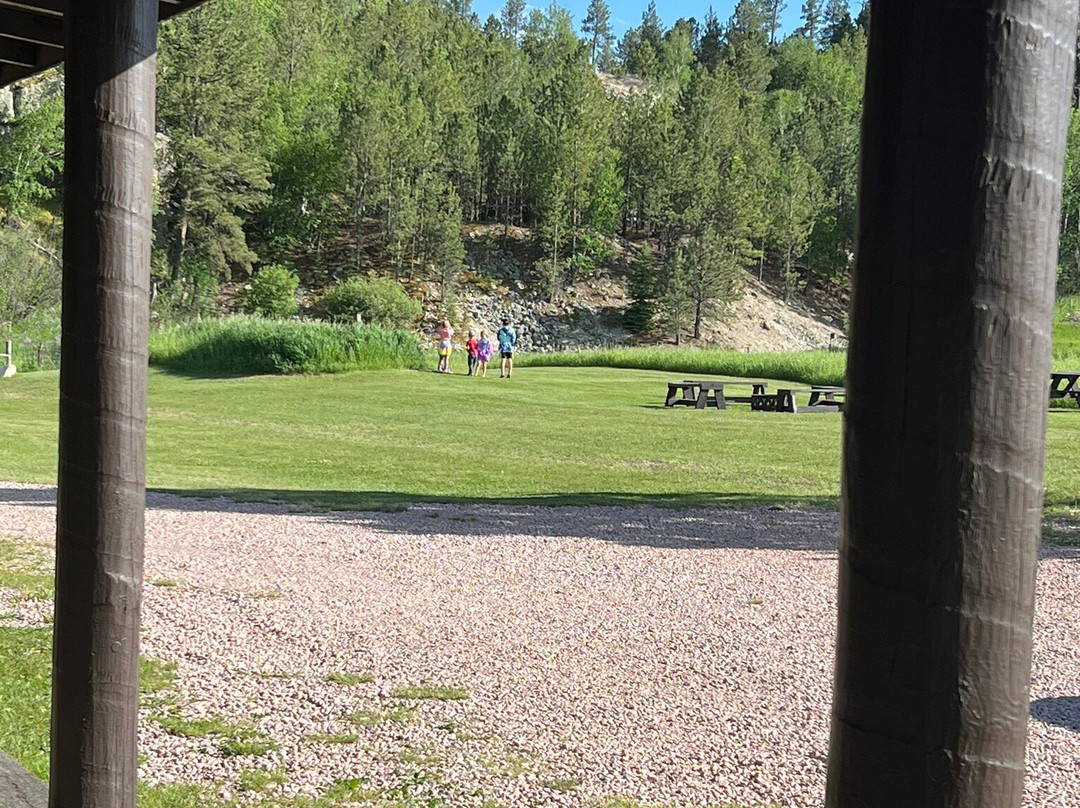 Calamity Peak Lodge主图