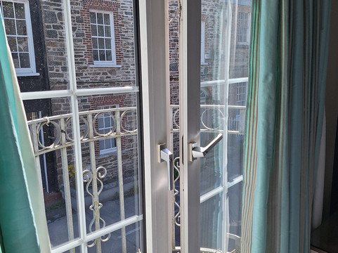 怀特女士酒店主图