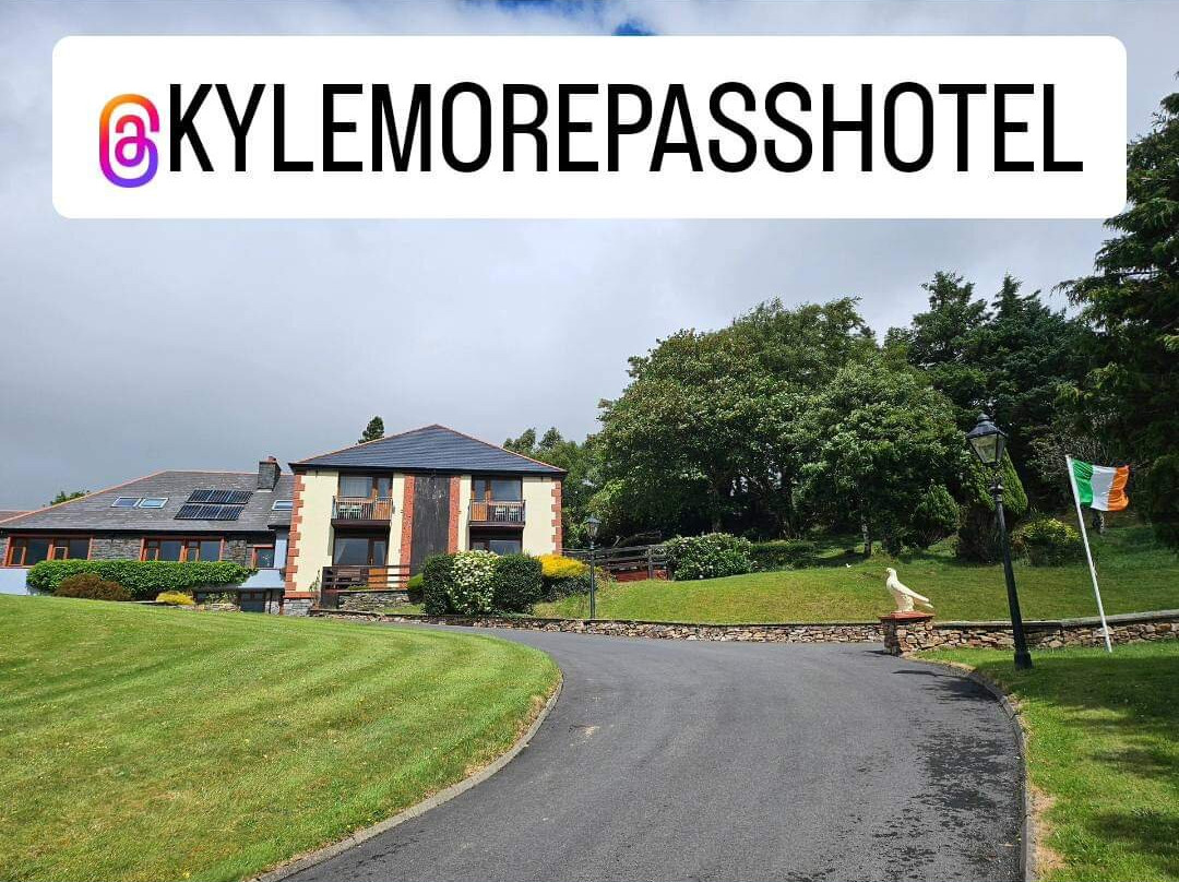 Kylemore Pass Hotel主图