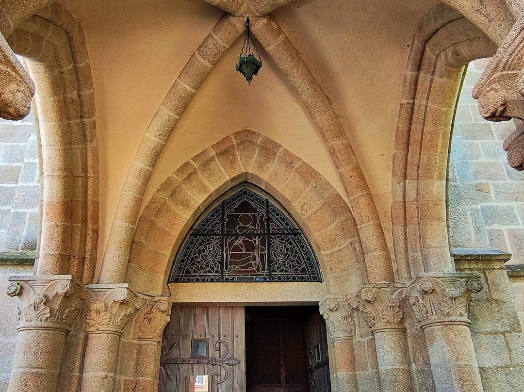 Eglise De Saint Sulpice Les Feuilles景点图片
