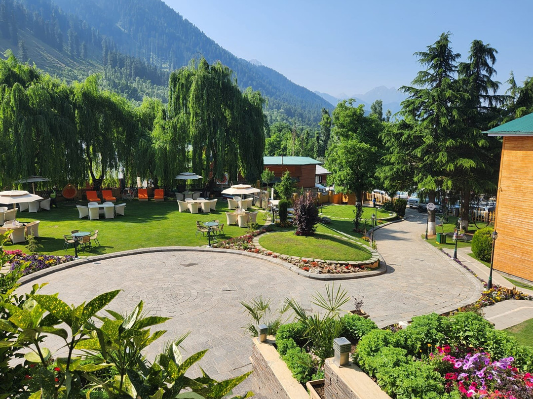 Hotel Pine Spring主图