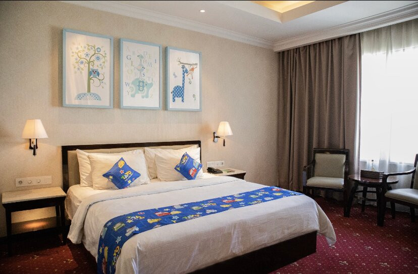 爱马仕宫殿酒店主图