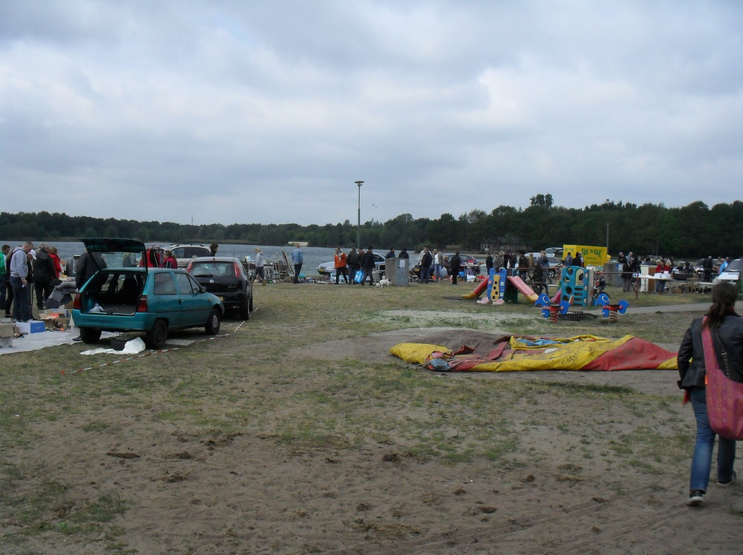 Carbootsale - Kofferbakmarkt - Oss景点图片