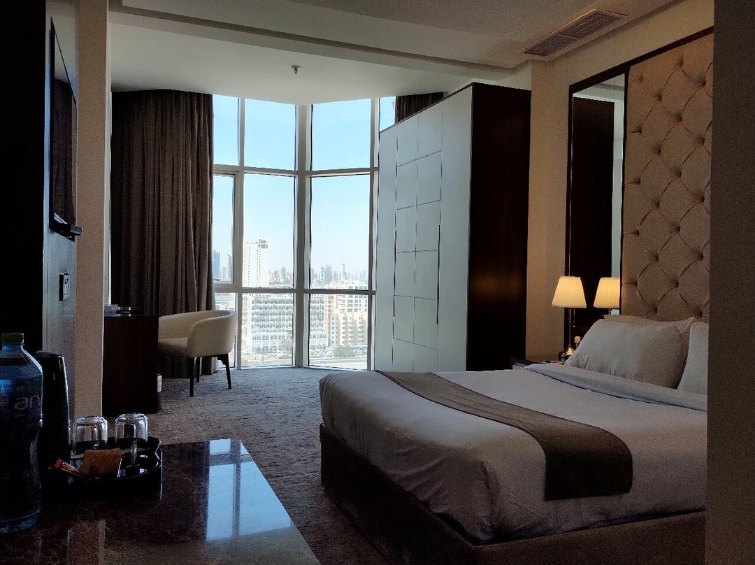 Dolphin Continental Hotel