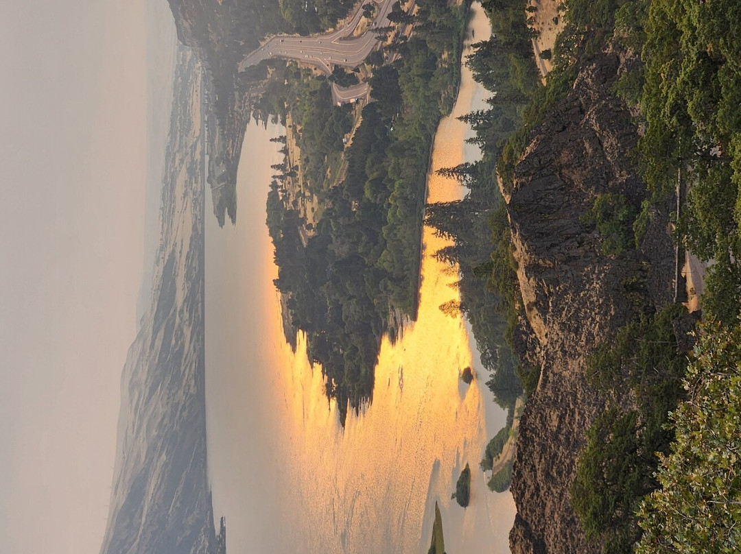 Rowena Crest Viewpoint景点图片
