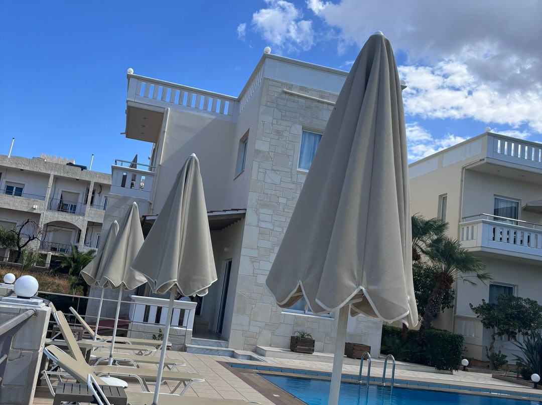 Poseidon Apartments主图