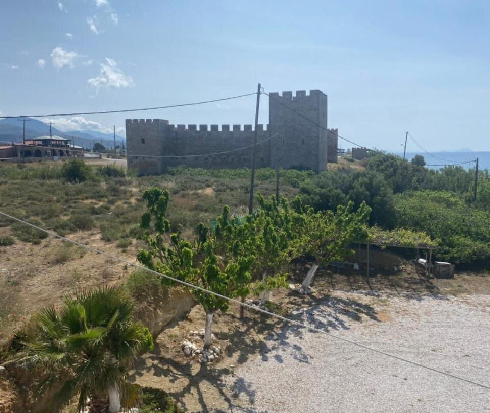 Artemis Hotel-MeRaki Restaurant