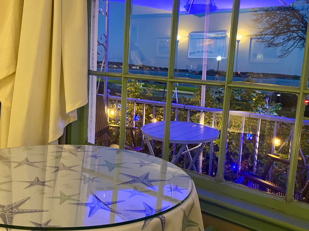 Harborview Inn主图