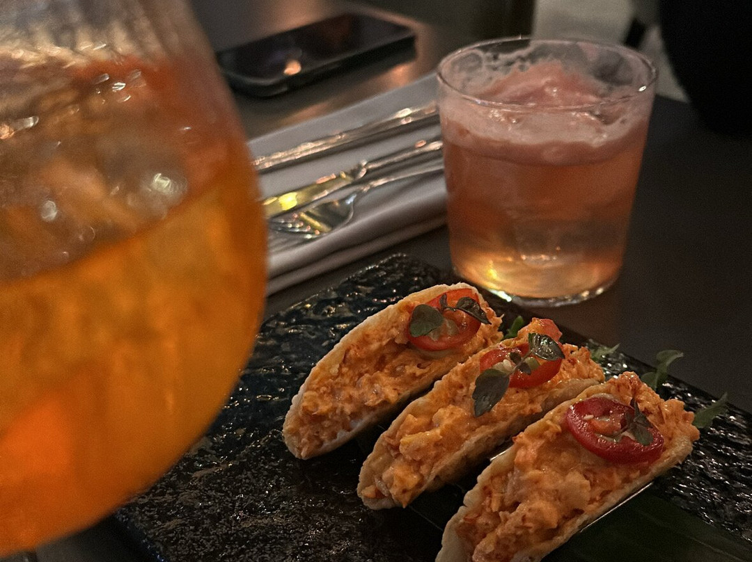灯泡酒店主图