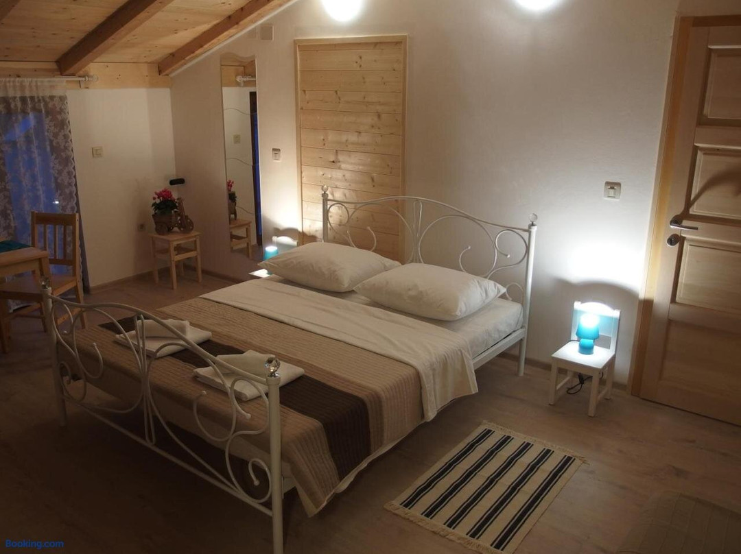 Apartman Theia