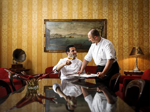 维苏威大酒店主图