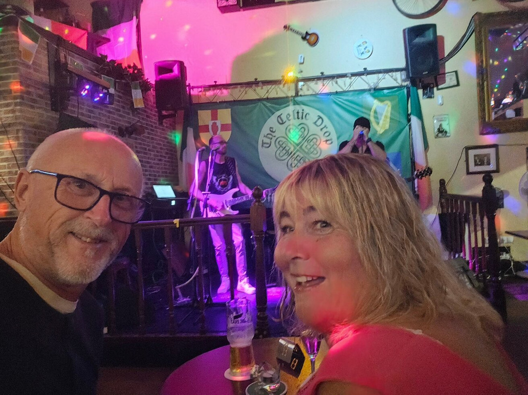The Celtic Drop Irish Bar-托雷维耶哈必去景点