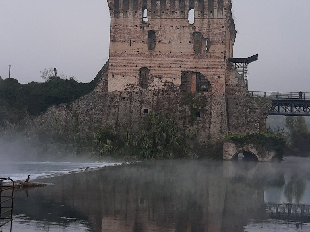 Ponte Visconteo di Valeggio sul Mincio-明乔河畔瓦莱焦必去景点
