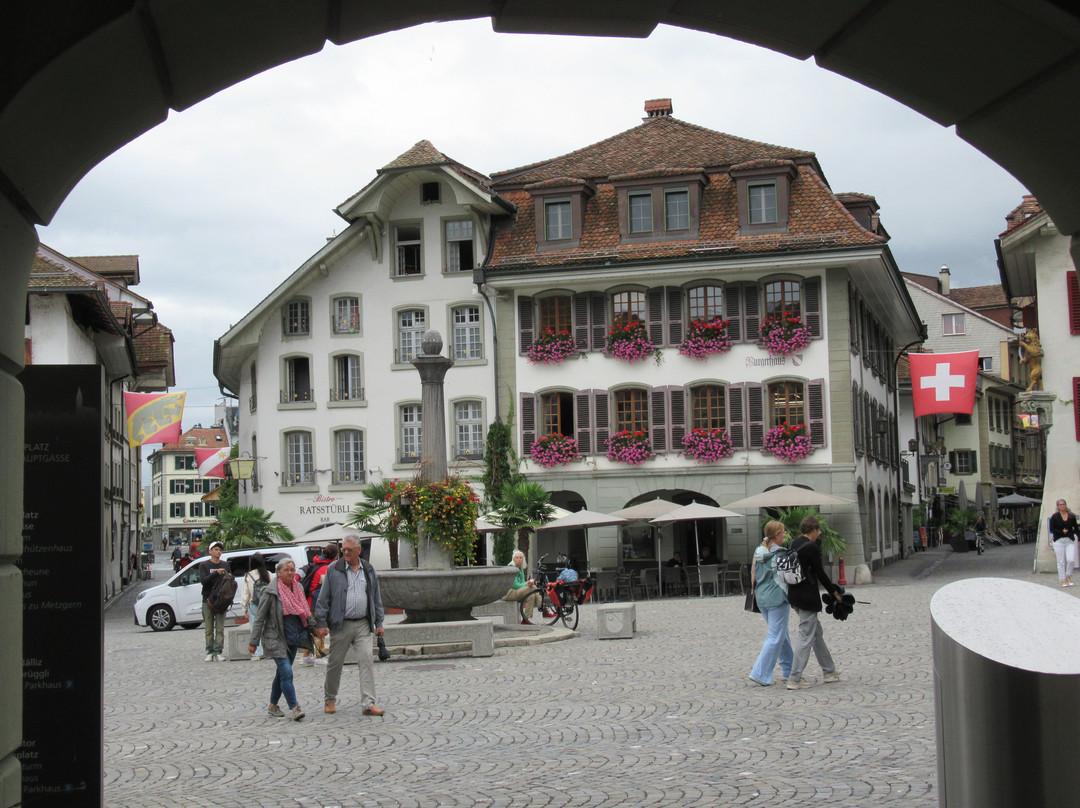 Rathausplatz-图恩必去景点