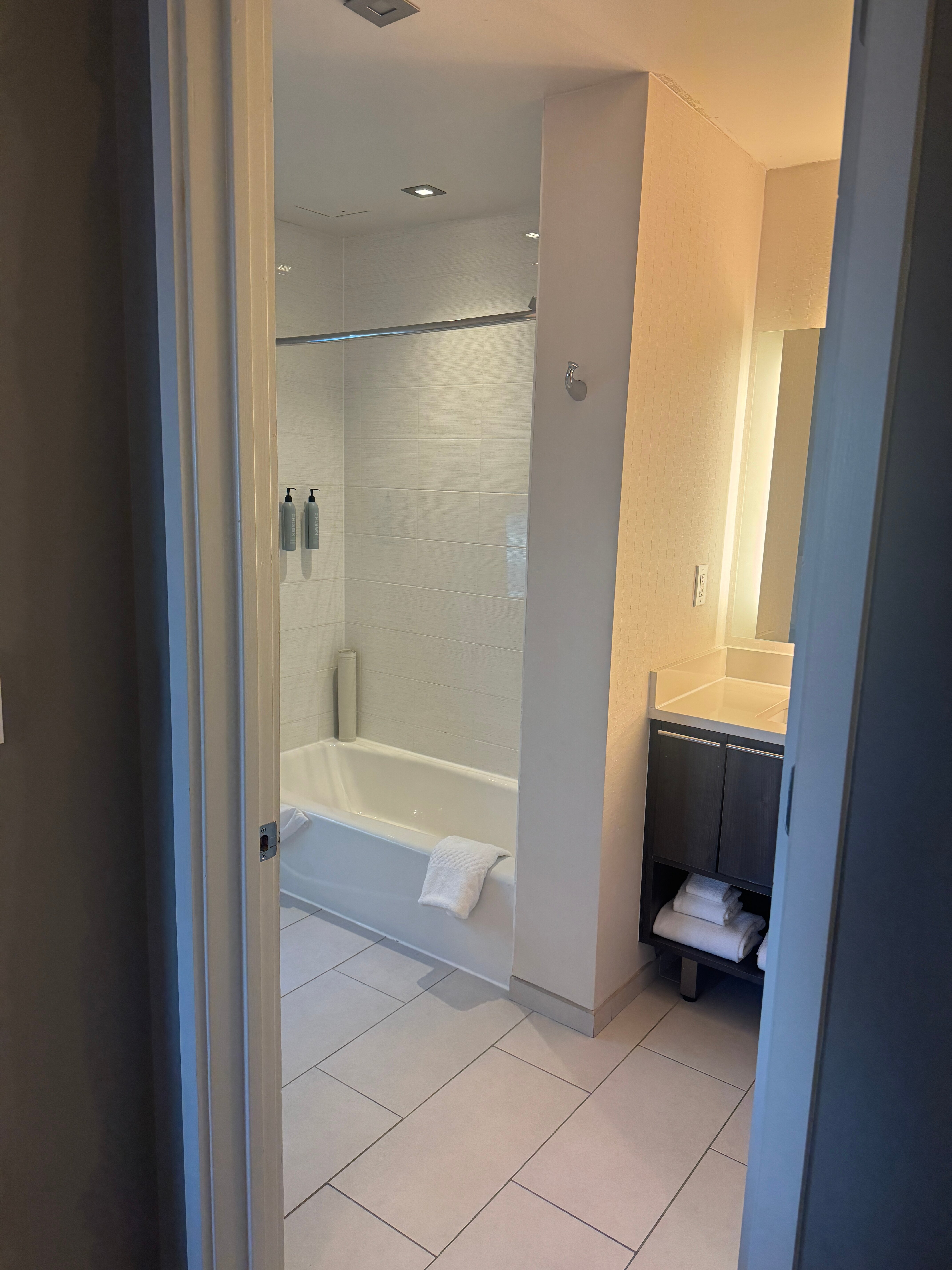 Residence Inn by Marriott Jersey City-浴室