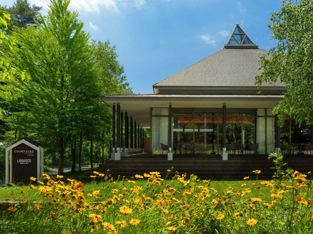 白马八方拉佛里特俱乐部酒店