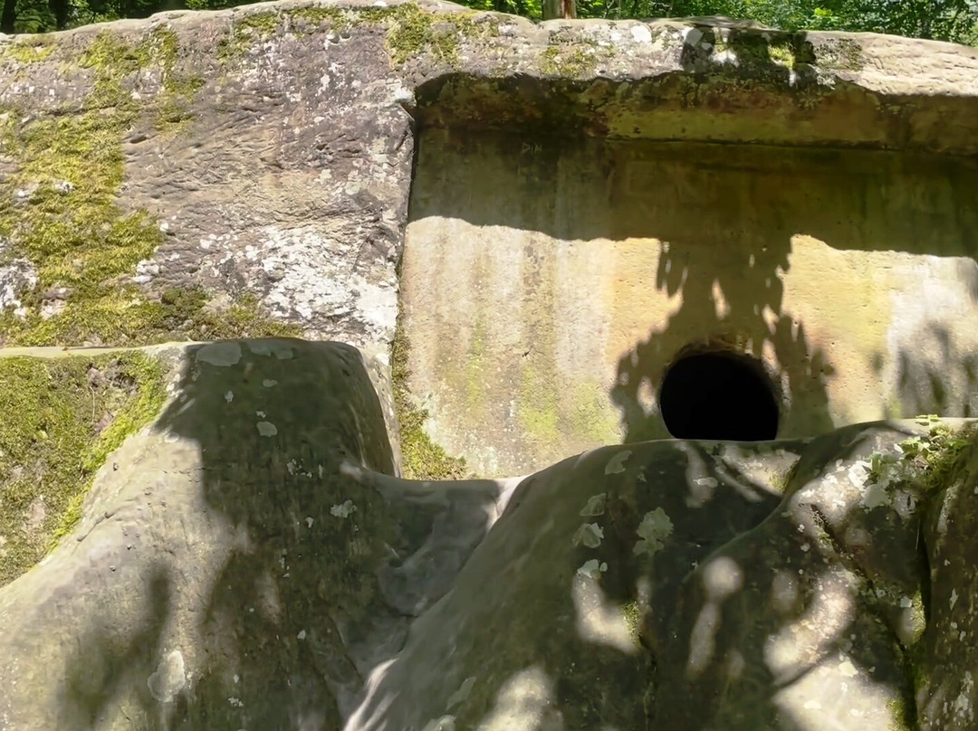 Volkonsky Dolmen景点图片