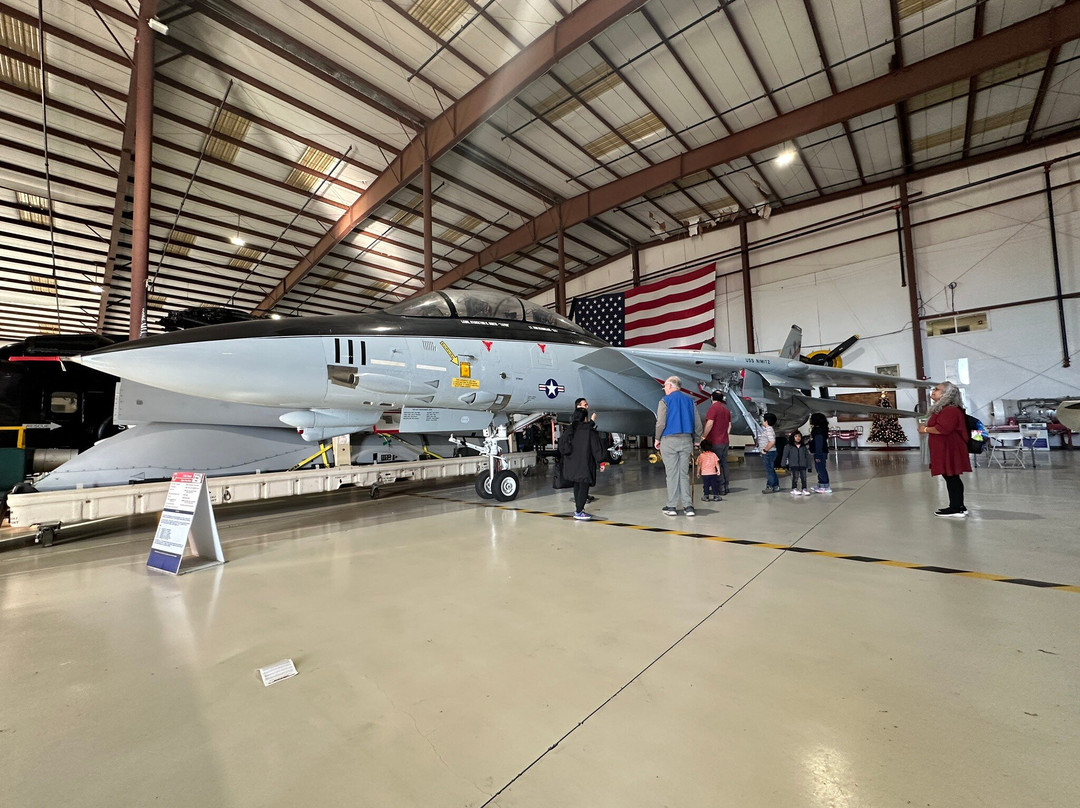 Valiant Air Command Inc. Warbird Museum景点图片