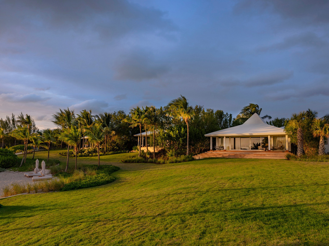伊柳塞拉湾酒店主图