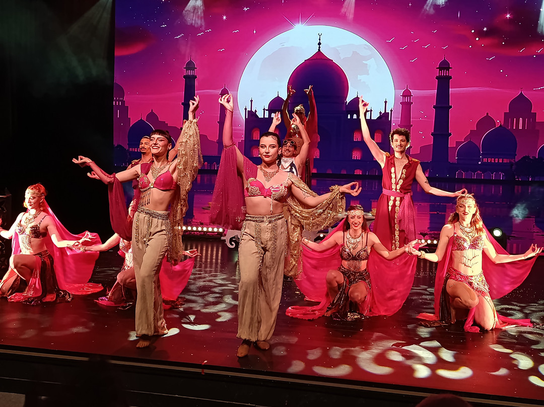 La Cloche Revue Cabaret景点图片