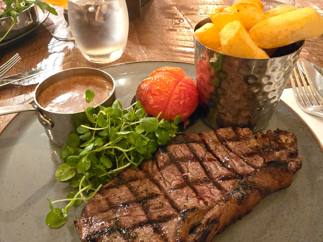 经典英国韦恩安居酒店主图