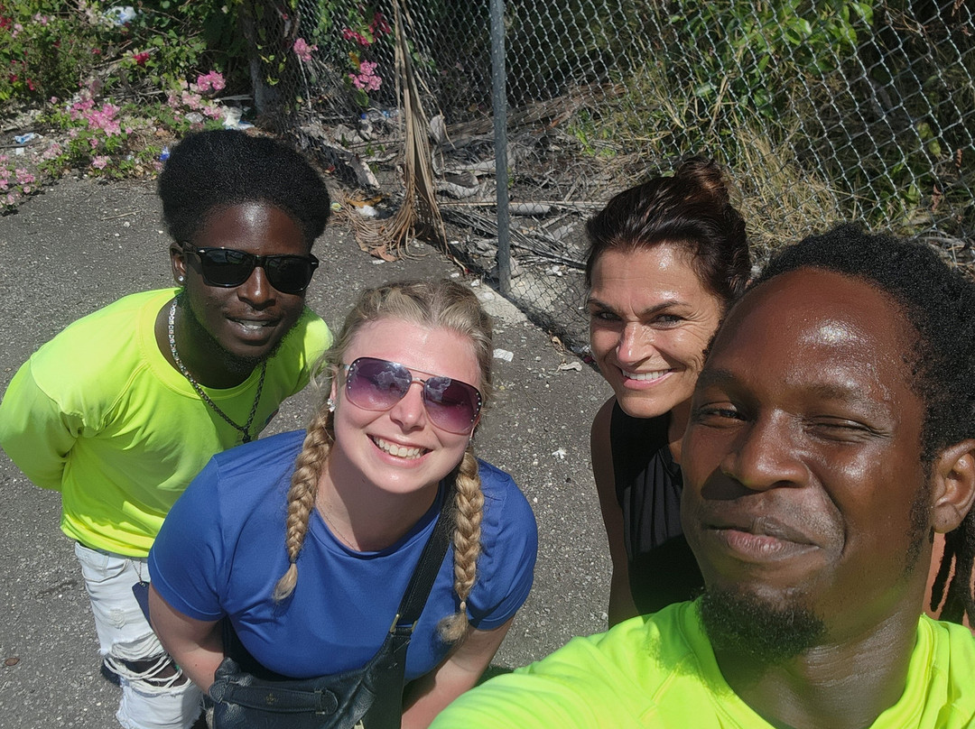 Fat Tire Electric Bike Tours-安提瓜必去景点