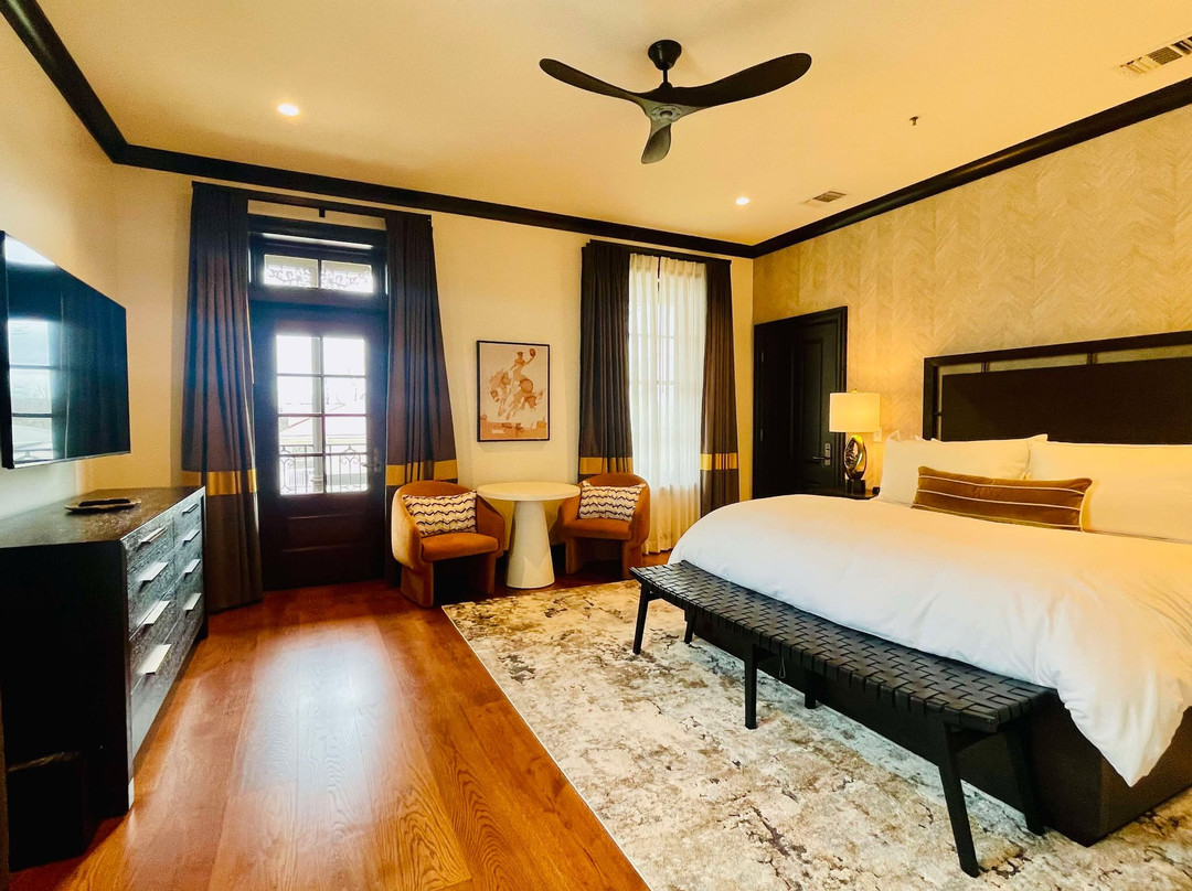 Emigrant Boutique Hotel