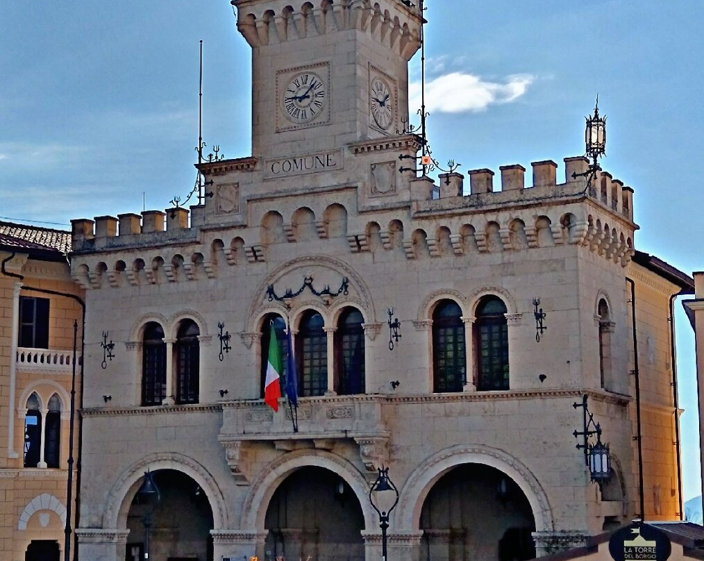Borgo Medievale di Fiuggi-菲乌吉必去景点