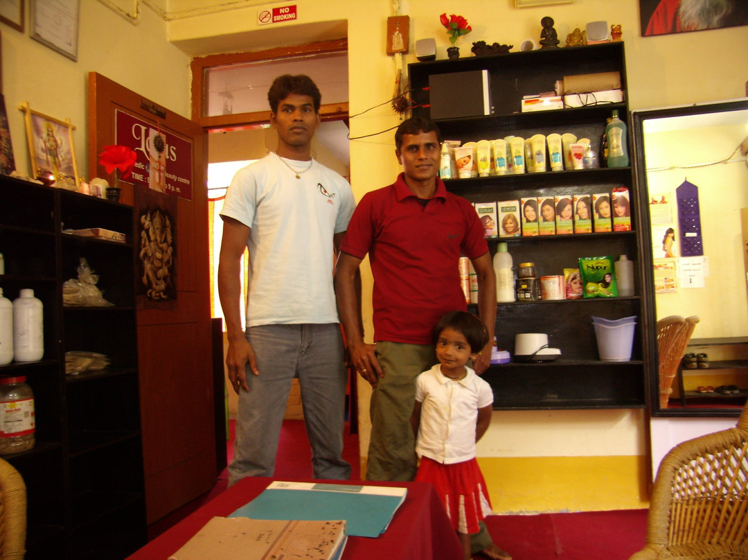 Holy Basil Ayurvedic Center-安朱纳必去景点